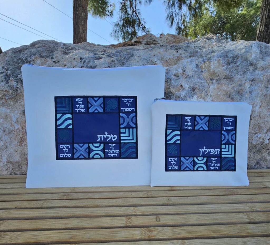 כיסוי טלית ותפילין קטיפה ברכת כהנים מדוגם